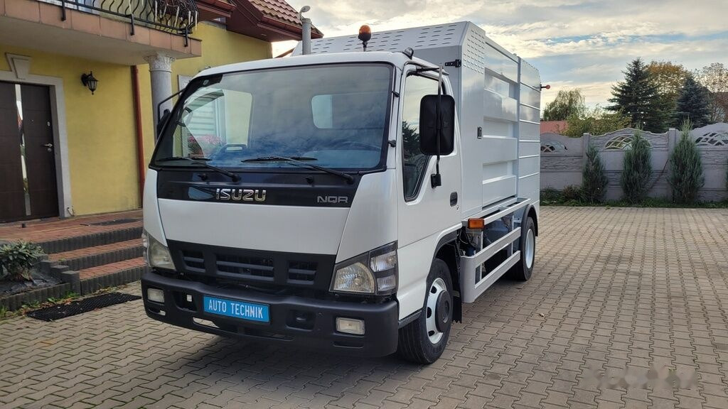 Isuzu NQR75 Container washer laveuse lavacassonetti myjka - Roska-auto: kuva Isuzu NQR75 Container washer laveuse lavacassonetti myjka - Roska-auto Isuzu NQR75 Container washer laveuse lavacassonetti myjka - Roska-auto: kuva Isuzu NQR75 Container washer laveuse lavacassonetti myjka - Roska-auto