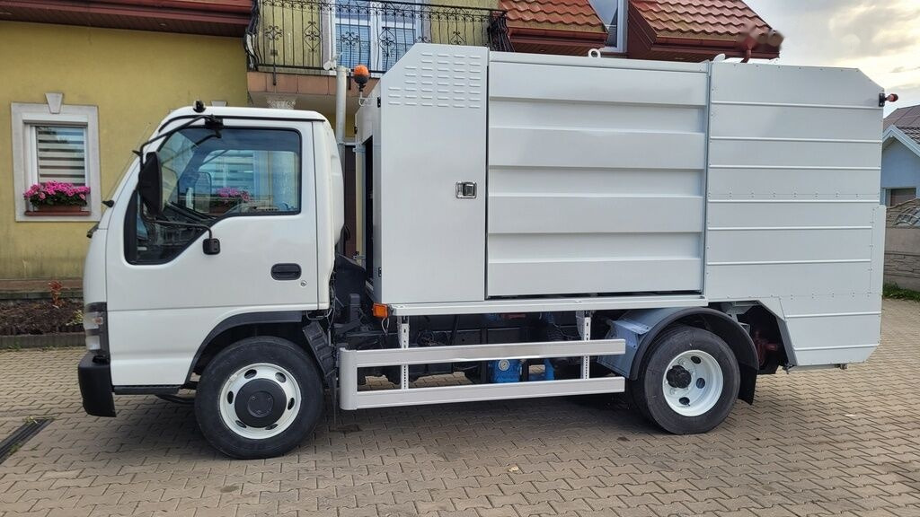 Isuzu NQR75 Container washer laveuse lavacassonetti myjka - Roska-auto: kuva Isuzu NQR75 Container washer laveuse lavacassonetti myjka - Roska-auto Isuzu NQR75 Container washer laveuse lavacassonetti myjka - Roska-auto: kuva Isuzu NQR75 Container washer laveuse lavacassonetti myjka - Roska-auto