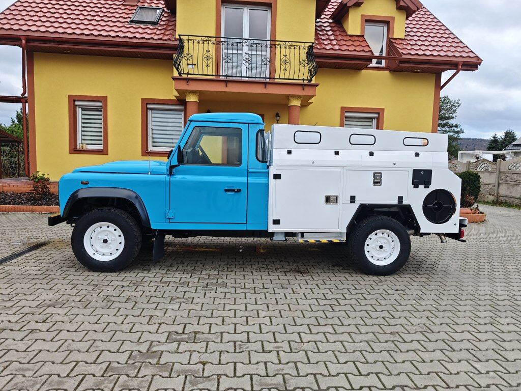 Land Rover Defender 130 RIVARD Premium - Puhtaanpitoauto: kuva Land Rover Defender 130 RIVARD Premium - Puhtaanpitoauto Land Rover Defender 130 RIVARD Premium - Puhtaanpitoauto: kuva Land Rover Defender 130 RIVARD Premium - Puhtaanpitoauto
