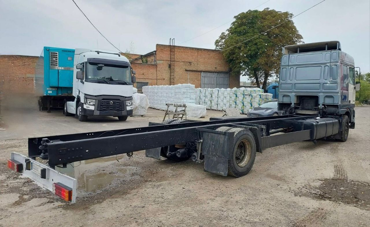 Kuorma-auto alusta DAF 95XF380: kuva Kuorma-auto alusta DAF 95XF380 Kuorma-auto alusta DAF 95XF380: kuva Kuorma-auto alusta DAF 95XF380
