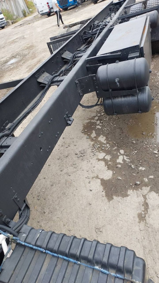 Kuorma-auto alusta DAF 95XF380: kuva Kuorma-auto alusta DAF 95XF380 Kuorma-auto alusta DAF 95XF380: kuva Kuorma-auto alusta DAF 95XF380