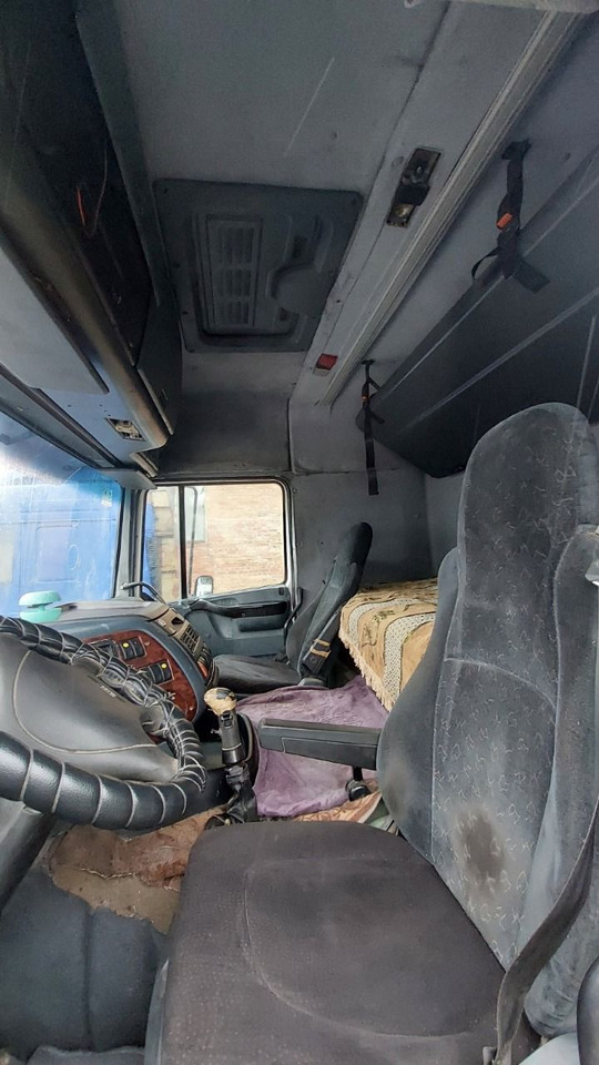 Kuorma-auto alusta DAF 95XF380: kuva Kuorma-auto alusta DAF 95XF380 Kuorma-auto alusta DAF 95XF380: kuva Kuorma-auto alusta DAF 95XF380