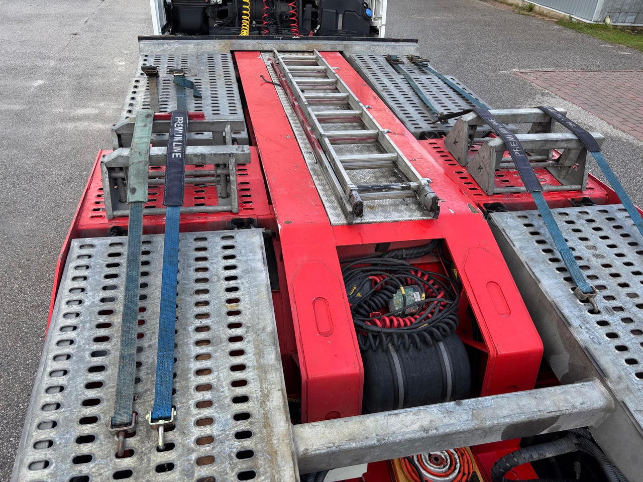 KÄSSBOHRER  - Kuljetin puoliperävaunu: kuva KÄSSBOHRER  - Kuljetin puoliperävaunu KÄSSBOHRER  - Kuljetin puoliperävaunu: kuva KÄSSBOHRER  - Kuljetin puoliperävaunu