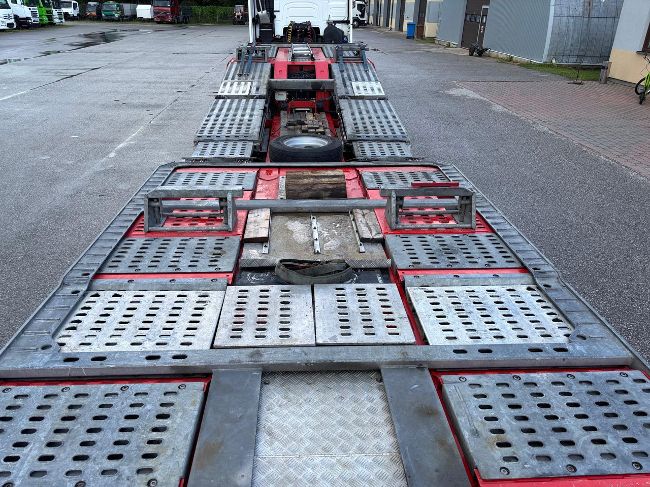 KÄSSBOHRER  - Kuljetin puoliperävaunu: kuva KÄSSBOHRER  - Kuljetin puoliperävaunu KÄSSBOHRER  - Kuljetin puoliperävaunu: kuva KÄSSBOHRER  - Kuljetin puoliperävaunu