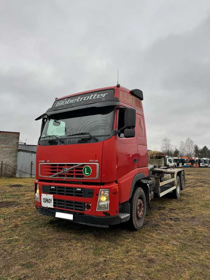 VOLVO FH12.460 - Koukkulava kuorma-auto: kuva VOLVO FH12.460 - Koukkulava kuorma-auto VOLVO FH12.460 - Koukkulava kuorma-auto: kuva VOLVO FH12.460 - Koukkulava kuorma-auto