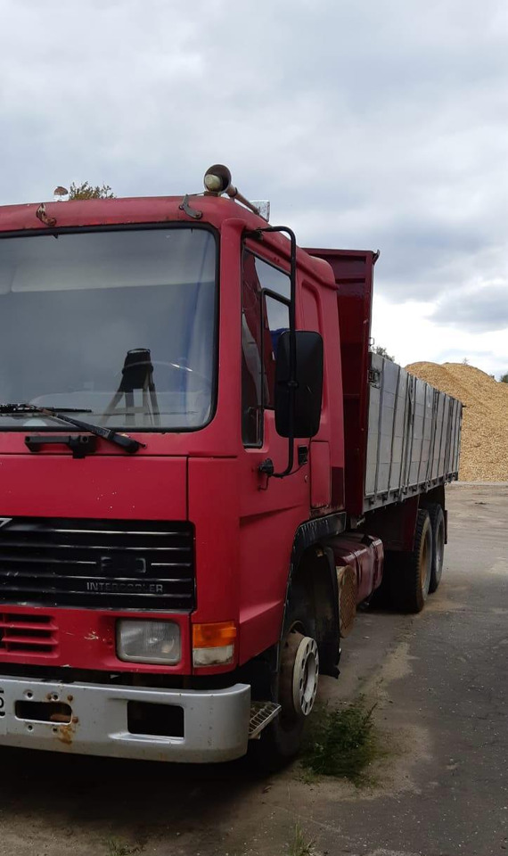 VOLVO FL10 - Kippiauto kuorma-auto: kuva VOLVO FL10 - Kippiauto kuorma-auto VOLVO FL10 - Kippiauto kuorma-auto: kuva VOLVO FL10 - Kippiauto kuorma-auto