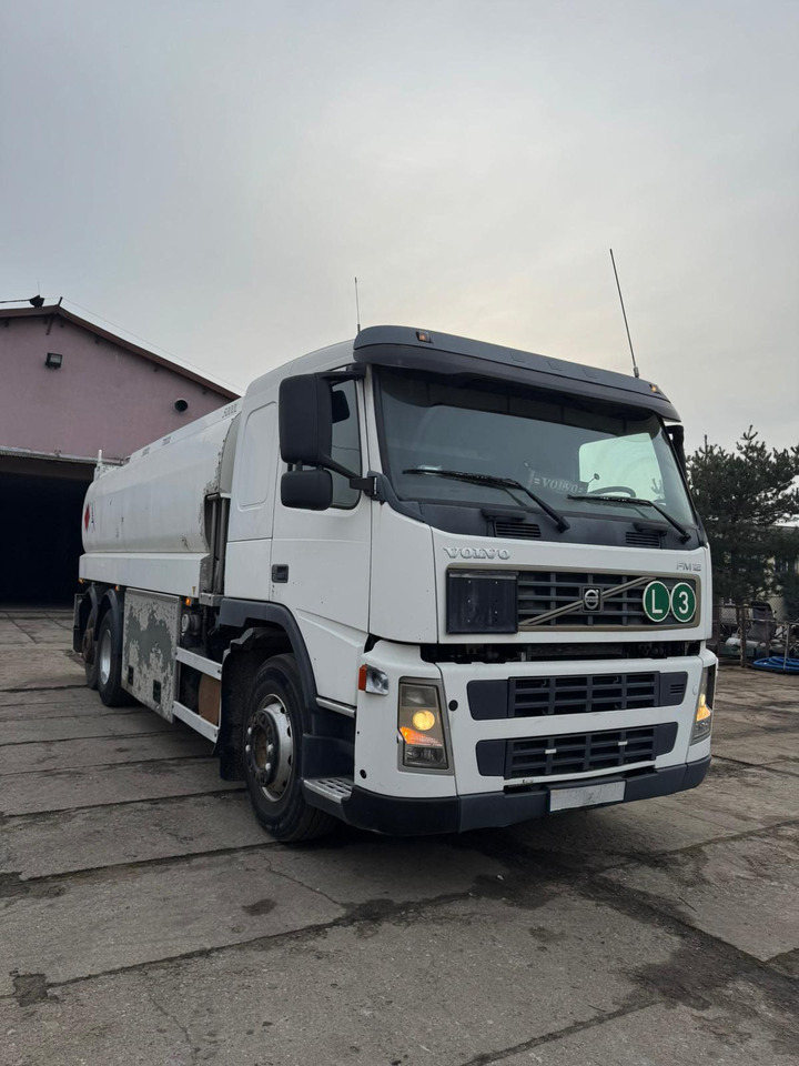 VOLVO FM12.380 - Säiliöauto: kuva VOLVO FM12.380 - Säiliöauto VOLVO FM12.380 - Säiliöauto: kuva VOLVO FM12.380 - Säiliöauto