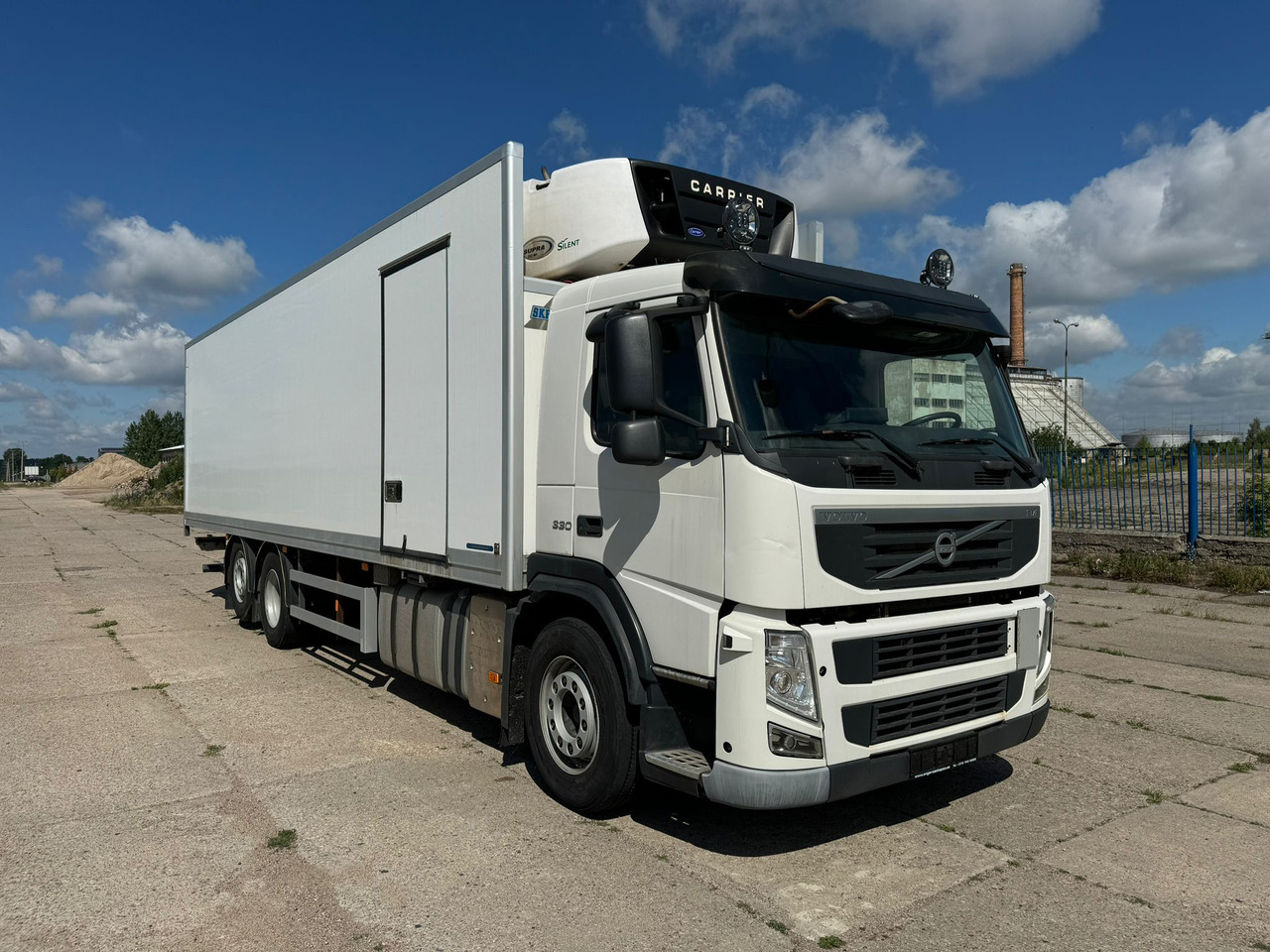 VOLVO FM330 - Refrigeraattori kuorma-auto: kuva VOLVO FM330 - Refrigeraattori kuorma-auto VOLVO FM330 - Refrigeraattori kuorma-auto: kuva VOLVO FM330 - Refrigeraattori kuorma-auto
