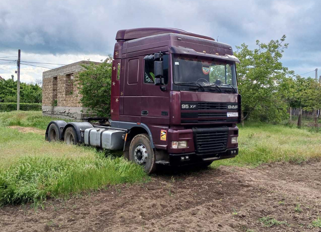 DAF 95XF380 - Vetopöytäauto: kuva DAF 95XF380 - Vetopöytäauto DAF 95XF380 - Vetopöytäauto: kuva DAF 95XF380 - Vetopöytäauto