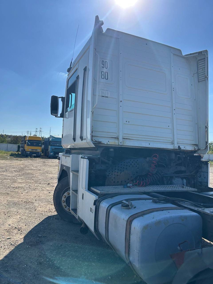 RENAULT Magnum 440 - Vetopöytäauto: kuva RENAULT Magnum 440 - Vetopöytäauto RENAULT Magnum 440 - Vetopöytäauto: kuva RENAULT Magnum 440 - Vetopöytäauto