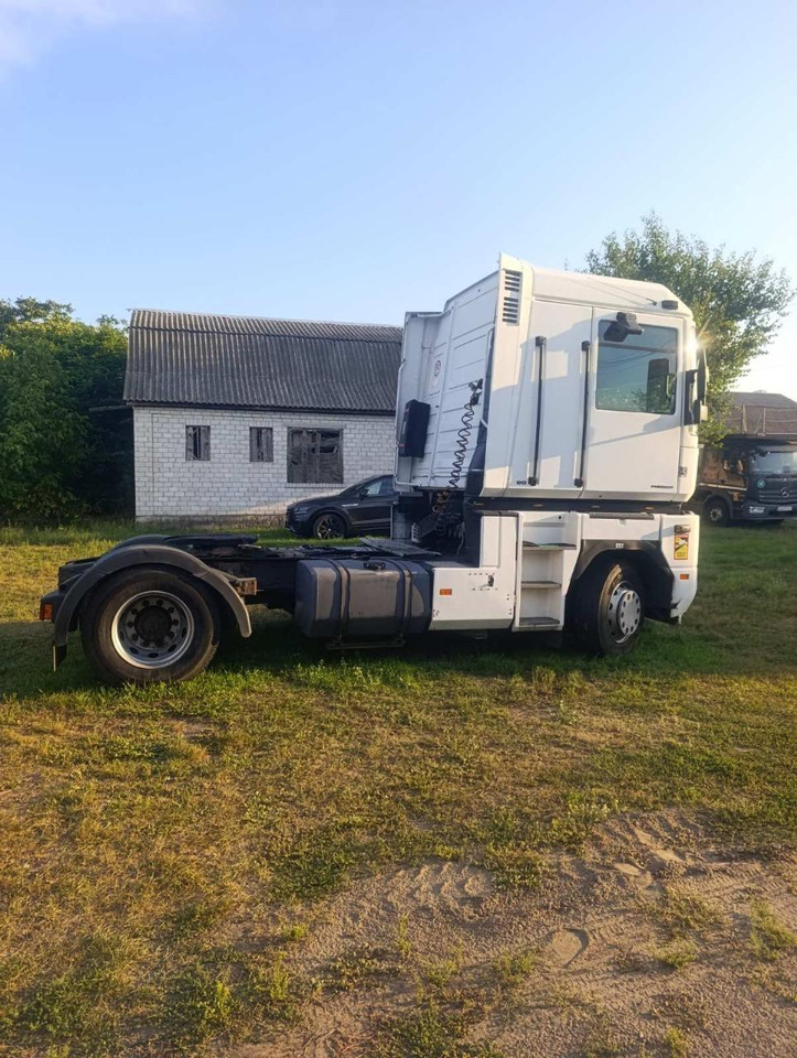 RENAULT Magnum 480 - Vetopöytäauto: kuva RENAULT Magnum 480 - Vetopöytäauto RENAULT Magnum 480 - Vetopöytäauto: kuva RENAULT Magnum 480 - Vetopöytäauto
