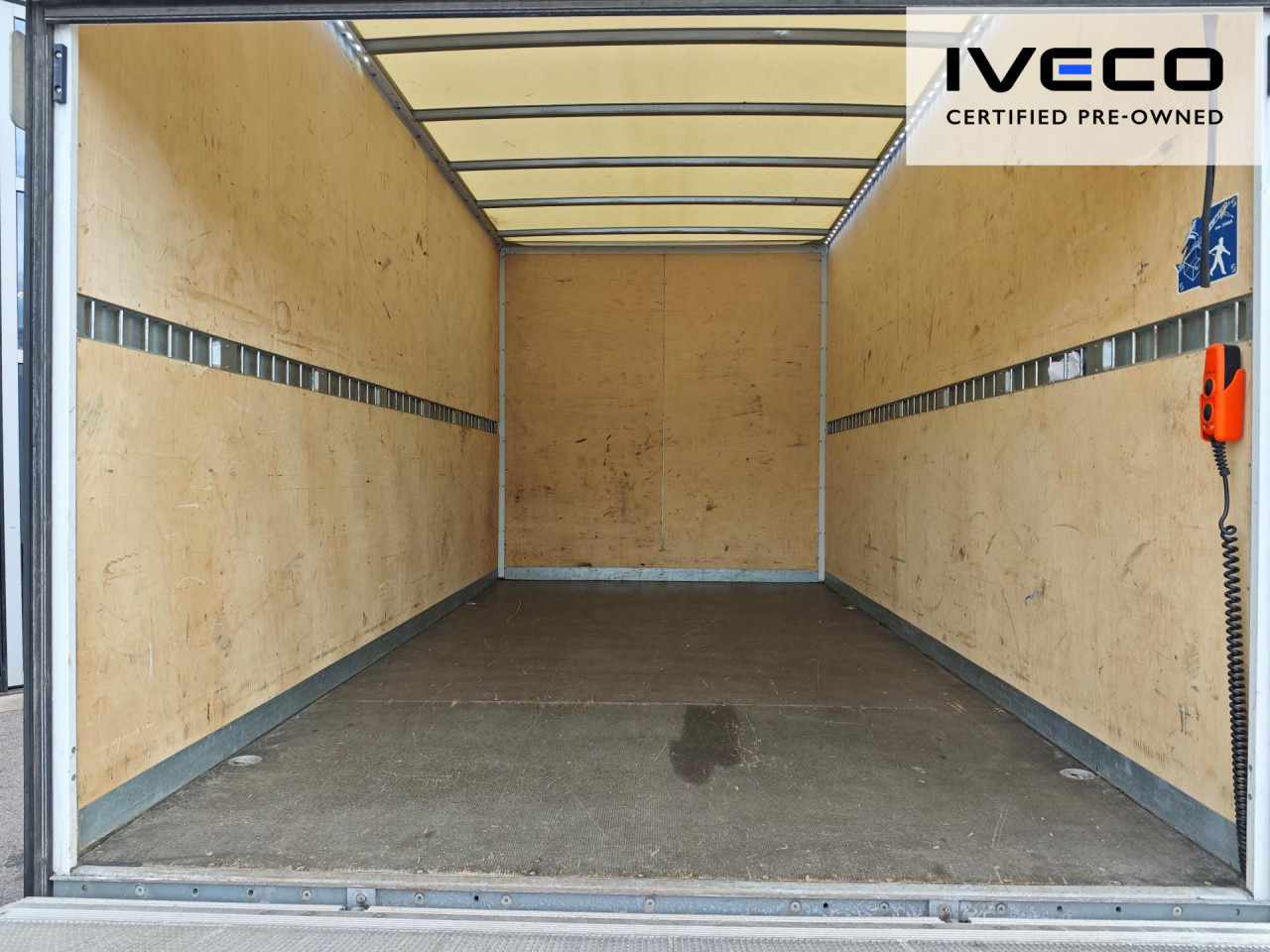 IVECO Koffer-LBW - Kuorma-auto alusta: kuva IVECO Koffer-LBW - Kuorma-auto alusta IVECO Koffer-LBW - Kuorma-auto alusta: kuva IVECO Koffer-LBW - Kuorma-auto alusta