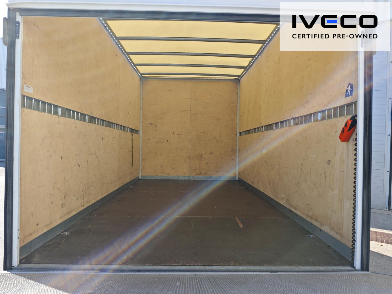 IVECO Koffr-LBW - Jakeluauto: kuva IVECO Koffr-LBW - Jakeluauto IVECO Koffr-LBW - Jakeluauto: kuva IVECO Koffr-LBW - Jakeluauto
