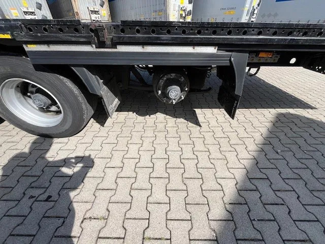 Umpikori puoliperävaunu Krone 2023 Krone XL mega hupac flat with damage: kuva Umpikori puoliperävaunu Krone 2023 Krone XL mega hupac flat with damage