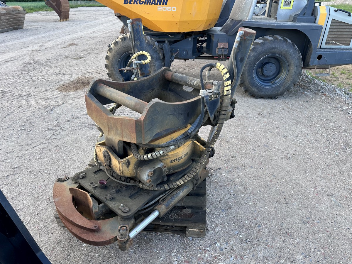 ENGCON EC 30 - S80 GR30 -S80 - SVAB Engcon Rototilt - Tiltrotator - Rototilt: kuva ENGCON EC 30 - S80 GR30 -S80 - SVAB Engcon Rototilt - Tiltrotator - Rototilt ENGCON EC 30 - S80 GR30 -S80 - SVAB Engcon Rototilt - Tiltrotator - Rototilt: kuva ENGCON EC 30 - S80 GR30 -S80 - SVAB Engcon Rototilt - Tiltrotator - Rototilt