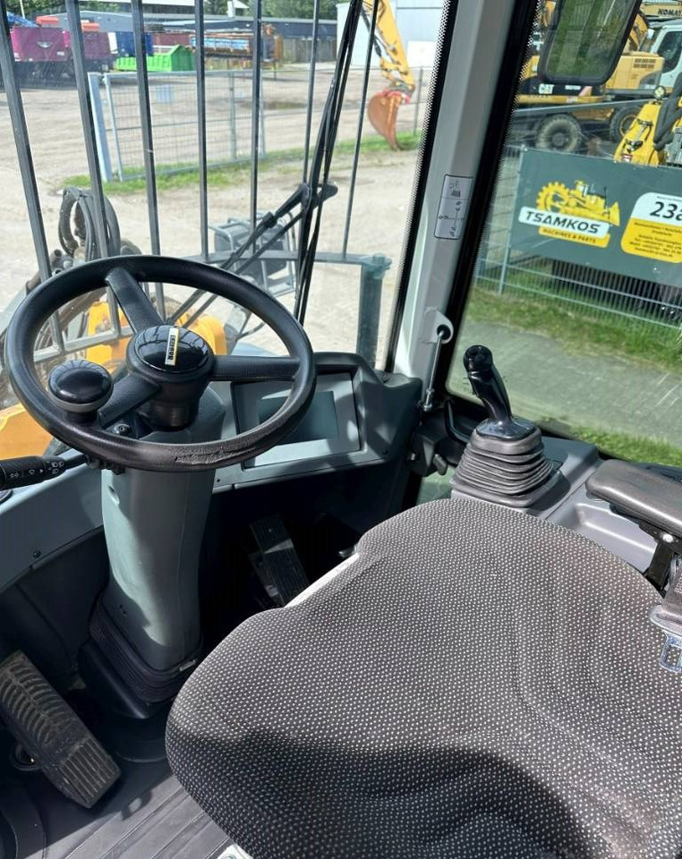 Pyöräkuormaaja Liebherr L 514 Stereo +30 Kmh Klima 3er Kreis Greifschaufel: kuva Pyöräkuormaaja Liebherr L 514 Stereo +30 Kmh Klima 3er Kreis Greifschaufel