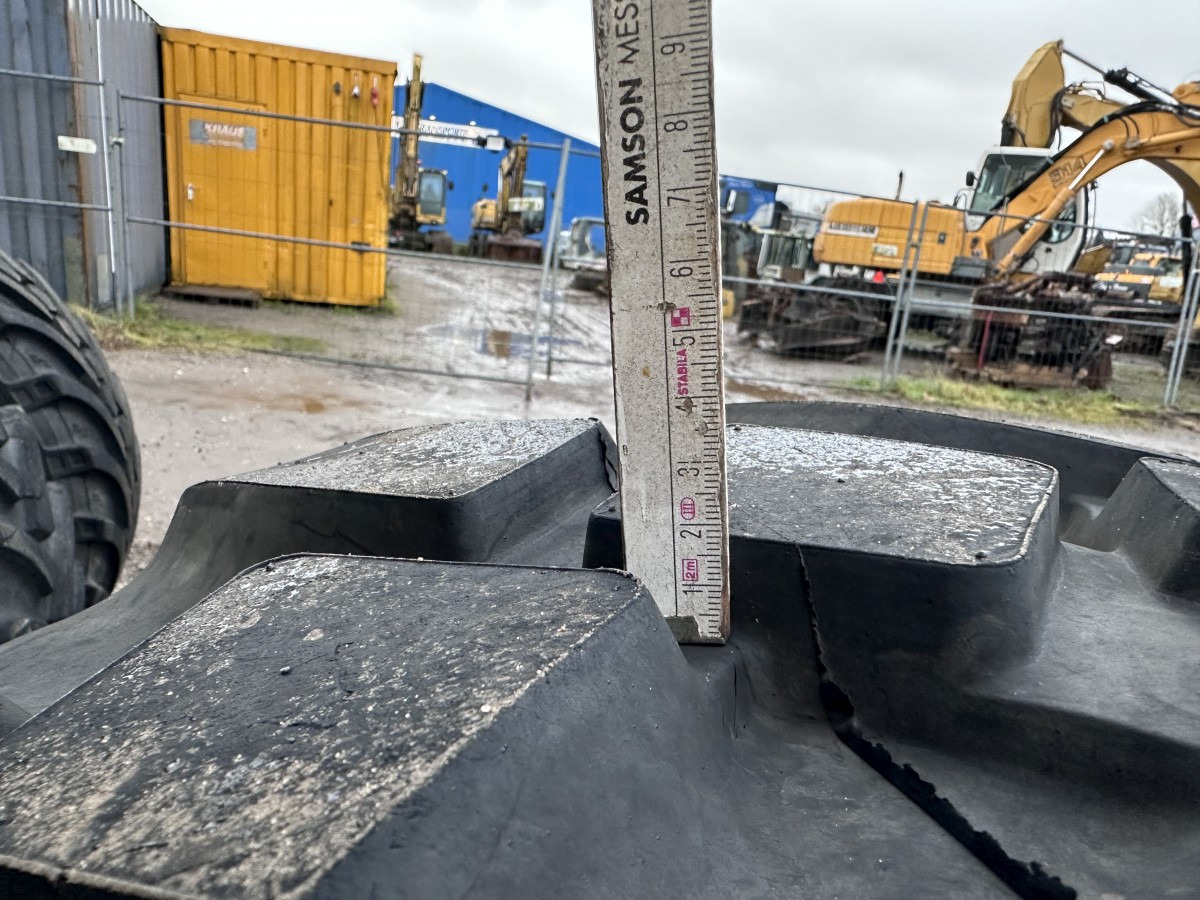 Rengas - Pyöräalustainen kaivinkone MITAS 445 / 65 R 22.5 Kompletträder - Complet tires: kuva Rengas - Pyöräalustainen kaivinkone MITAS 445 / 65 R 22.5 Kompletträder - Complet tires Rengas - Pyöräalustainen kaivinkone MITAS 445 / 65 R 22.5 Kompletträder - Complet tires: kuva Rengas - Pyöräalustainen kaivinkone MITAS 445 / 65 R 22.5 Kompletträder - Complet tires