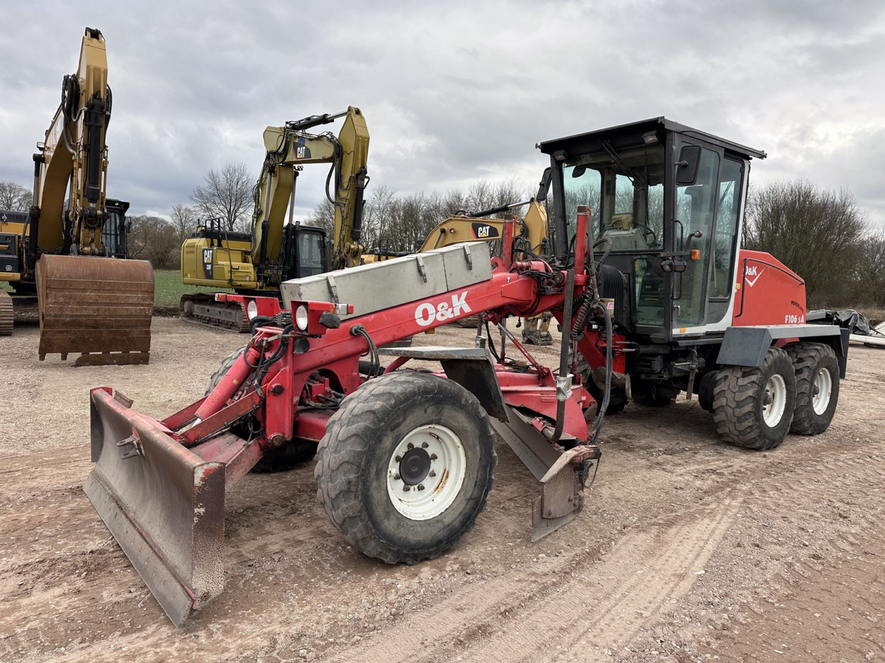 NEW HOLLAND F 106.5 - 6x6 Laser Topcon- Klima Cummins 6 Zyl. - Tiehöylä: kuva NEW HOLLAND F 106.5 - 6x6 Laser Topcon- Klima Cummins 6 Zyl. - Tiehöylä NEW HOLLAND F 106.5 - 6x6 Laser Topcon- Klima Cummins 6 Zyl. - Tiehöylä: kuva NEW HOLLAND F 106.5 - 6x6 Laser Topcon- Klima Cummins 6 Zyl. - Tiehöylä