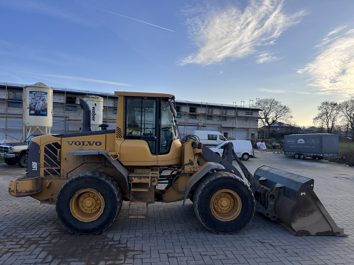 VOLVO L 60 F low Hours Klima Very good Condition - Pyöräkuormaaja: kuva VOLVO L 60 F low Hours Klima Very good Condition - Pyöräkuormaaja VOLVO L 60 F low Hours Klima Very good Condition - Pyöräkuormaaja: kuva VOLVO L 60 F low Hours Klima Very good Condition - Pyöräkuormaaja