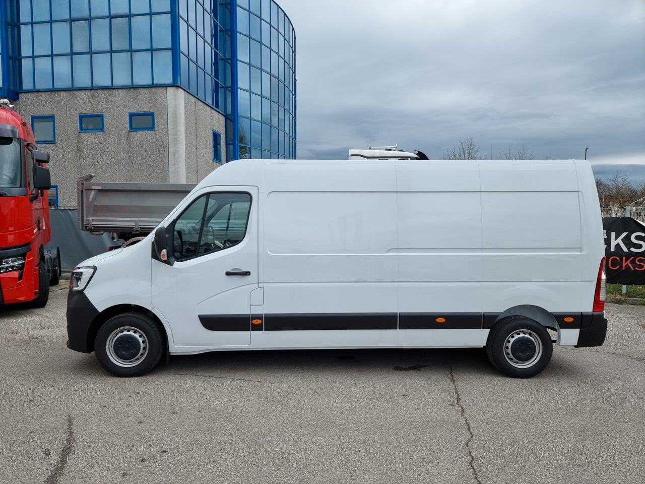 Renault Master L3H2 3,5t 150 PRO+ - Pakettiauto: kuva Renault Master L3H2 3,5t 150 PRO+ - Pakettiauto Renault Master L3H2 3,5t 150 PRO+ - Pakettiauto: kuva Renault Master L3H2 3,5t 150 PRO+ - Pakettiauto