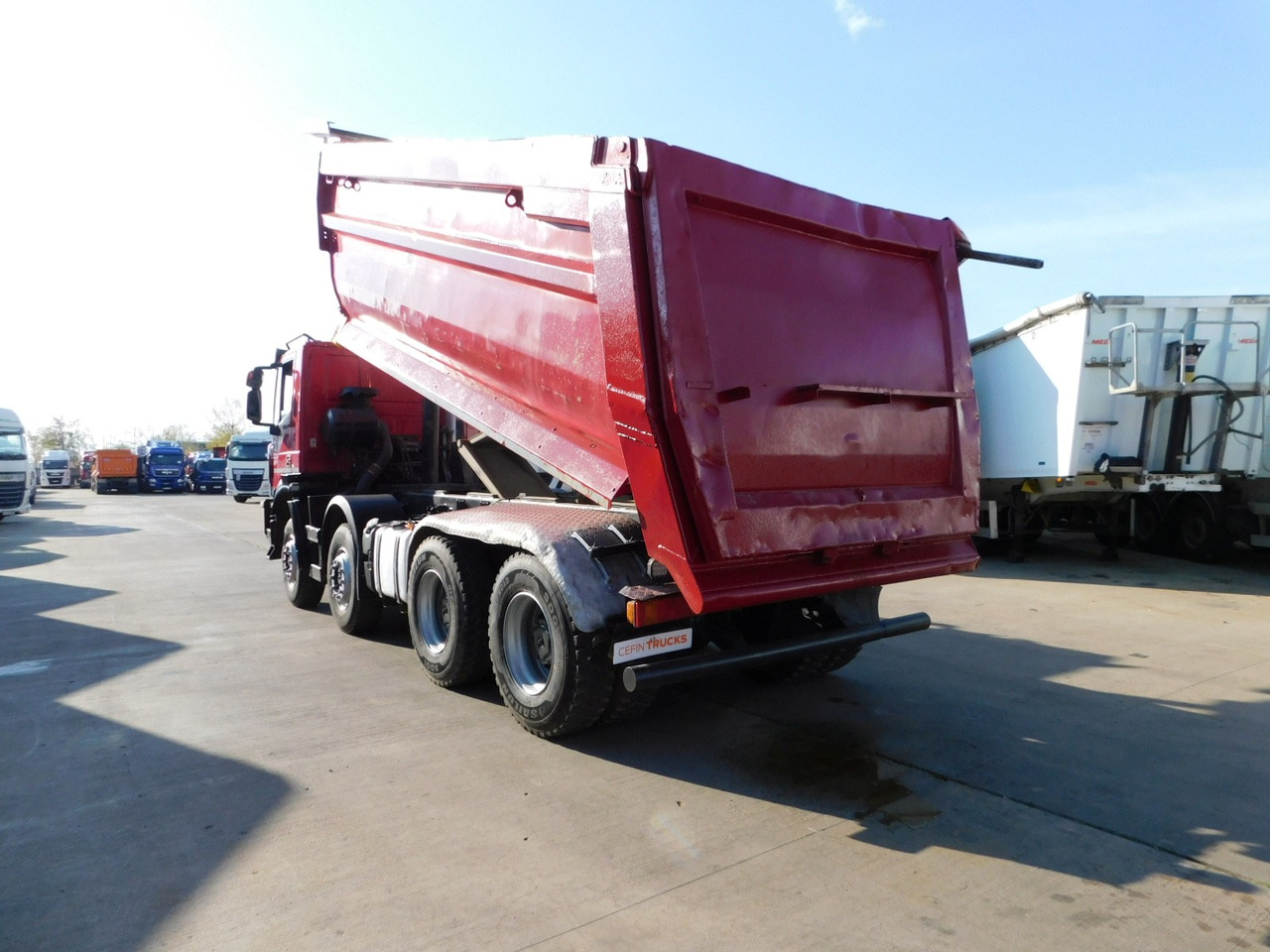 Iveco Trakker 450 - Kippiauto kuorma-auto: kuva Iveco Trakker 450 - Kippiauto kuorma-auto Iveco Trakker 450 - Kippiauto kuorma-auto: kuva Iveco Trakker 450 - Kippiauto kuorma-auto