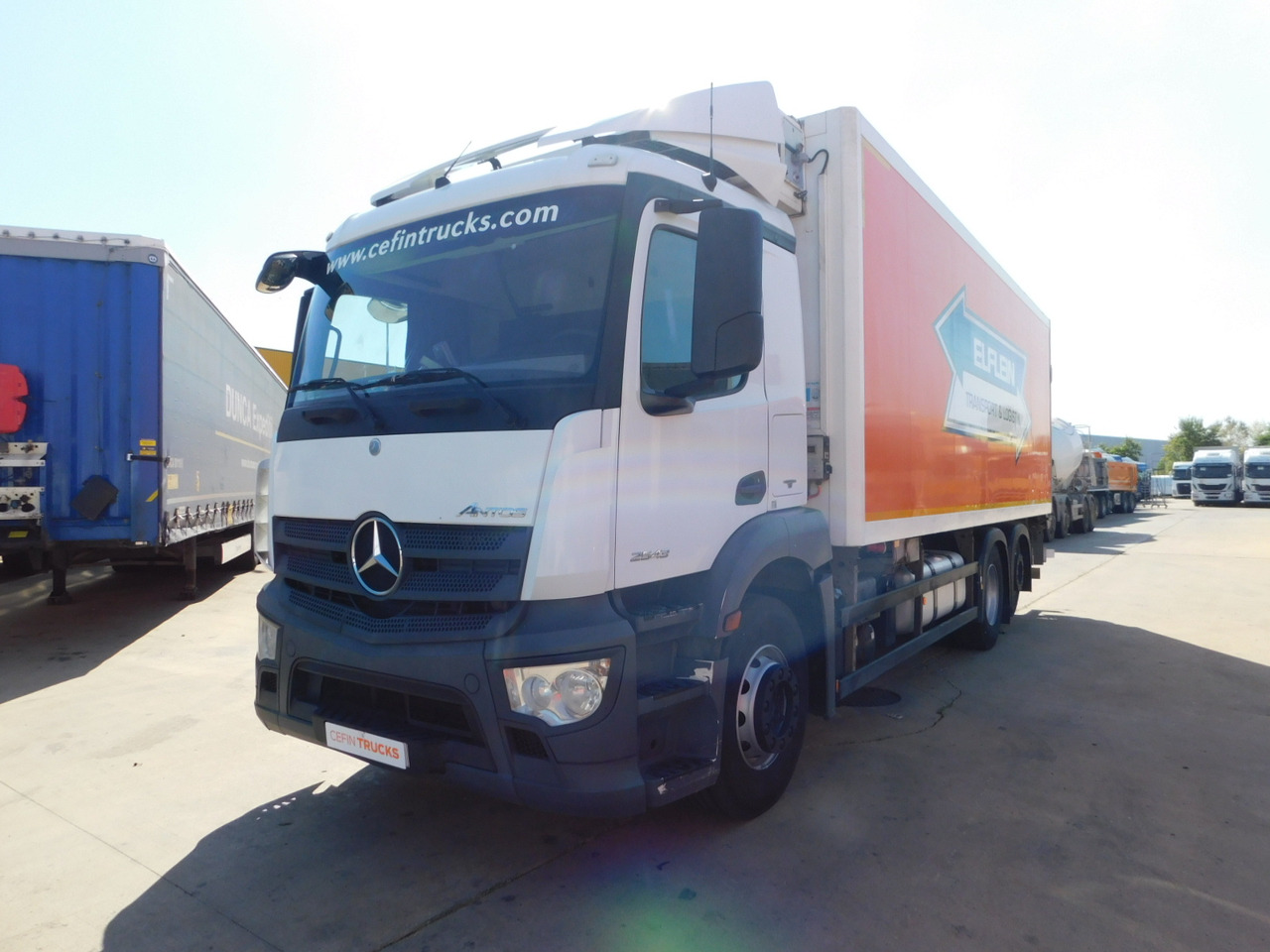 Mercedes Antos - Refrigeraattori kuorma-auto: kuva Mercedes Antos - Refrigeraattori kuorma-auto Mercedes Antos - Refrigeraattori kuorma-auto: kuva Mercedes Antos - Refrigeraattori kuorma-auto
