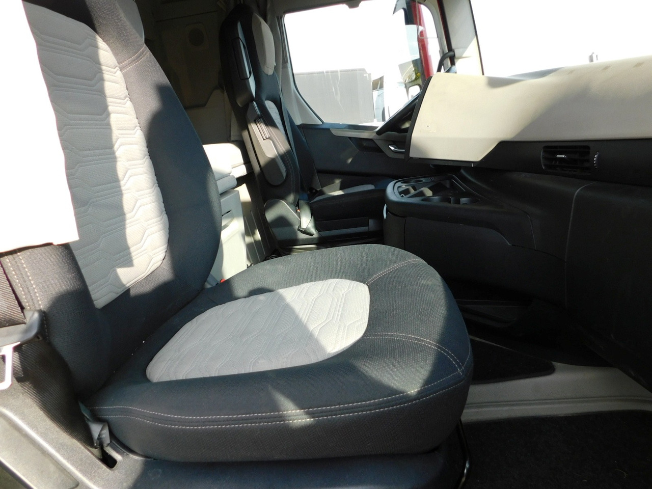 Ford F max ll 4x2 scab e6 12tx2620 - Vetopöytäauto: kuva Ford F max ll 4x2 scab e6 12tx2620 - Vetopöytäauto Ford F max ll 4x2 scab e6 12tx2620 - Vetopöytäauto: kuva Ford F max ll 4x2 scab e6 12tx2620 - Vetopöytäauto