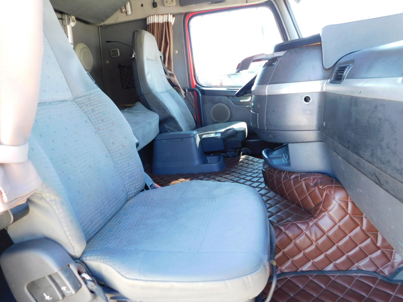 Volvo Fh 12 420 fh42 tb - Vetopöytäauto: kuva Volvo Fh 12 420 fh42 tb - Vetopöytäauto Volvo Fh 12 420 fh42 tb - Vetopöytäauto: kuva Volvo Fh 12 420 fh42 tb - Vetopöytäauto