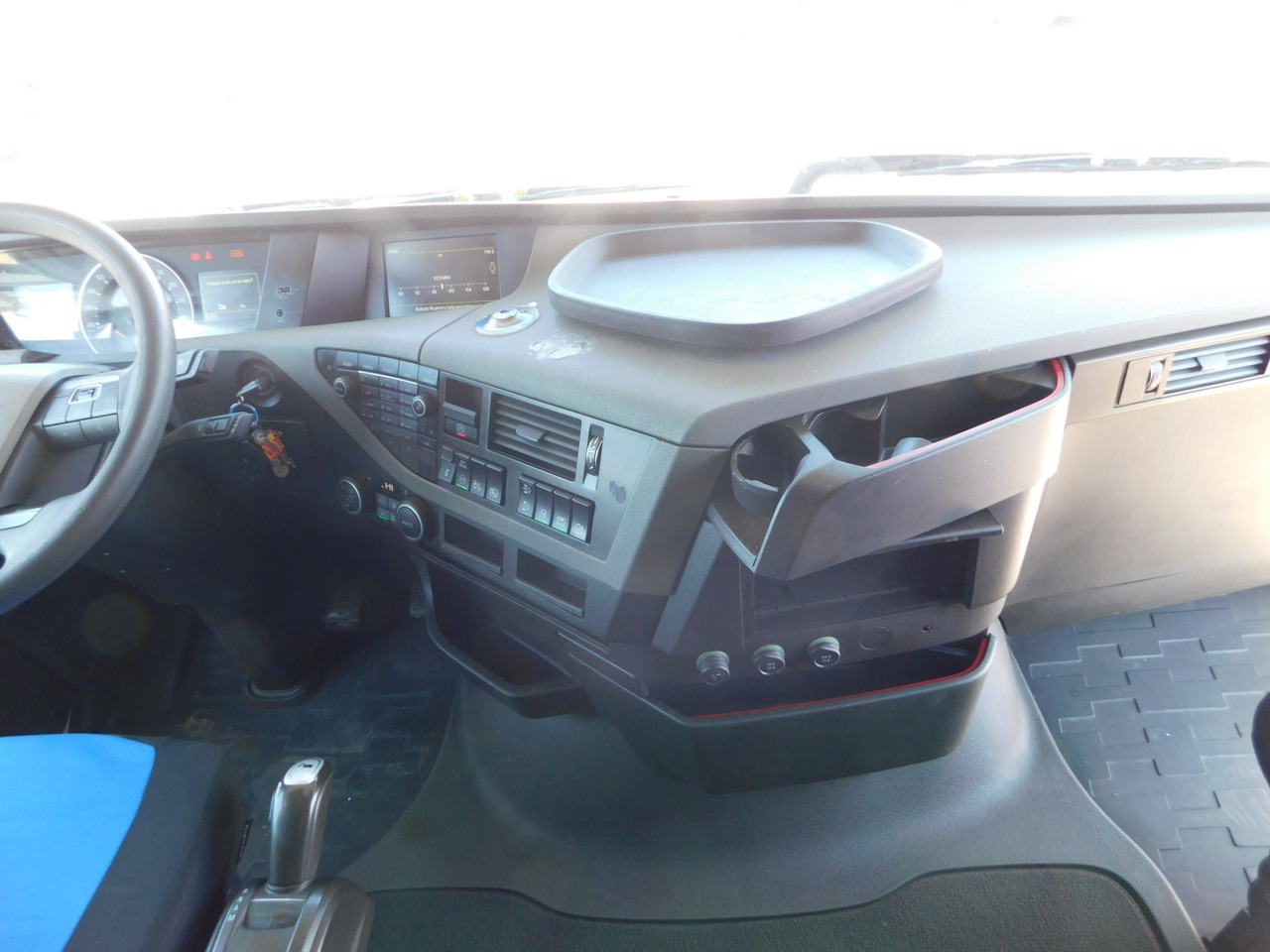 Vetopöytäauto Volvo Fh: kuva Vetopöytäauto Volvo Fh