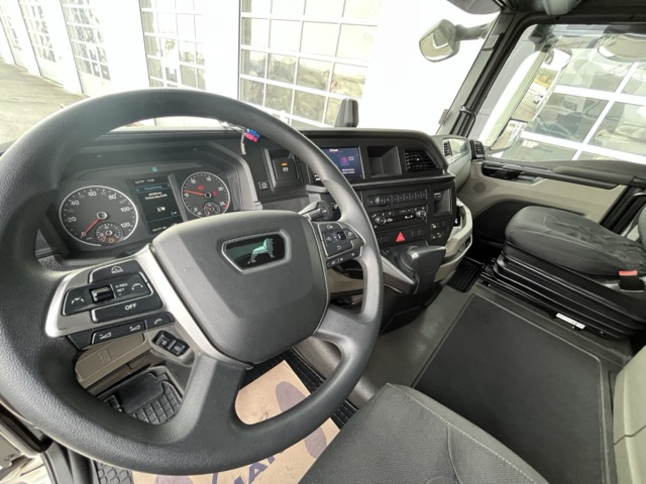 MAN TGX 26.470 6x2-4 LL CH Multiwechsler Euro6 Klima - Konttialus/ Vaihtokuormatilat kuorma-auto: kuva MAN TGX 26.470 6x2-4 LL CH Multiwechsler Euro6 Klima - Konttialus/ Vaihtokuormatilat kuorma-auto MAN TGX 26.470 6x2-4 LL CH Multiwechsler Euro6 Klima - Konttialus/ Vaihtokuormatilat kuorma-auto: kuva MAN TGX 26.470 6x2-4 LL CH Multiwechsler Euro6 Klima - Konttialus/ Vaihtokuormatilat kuorma-auto