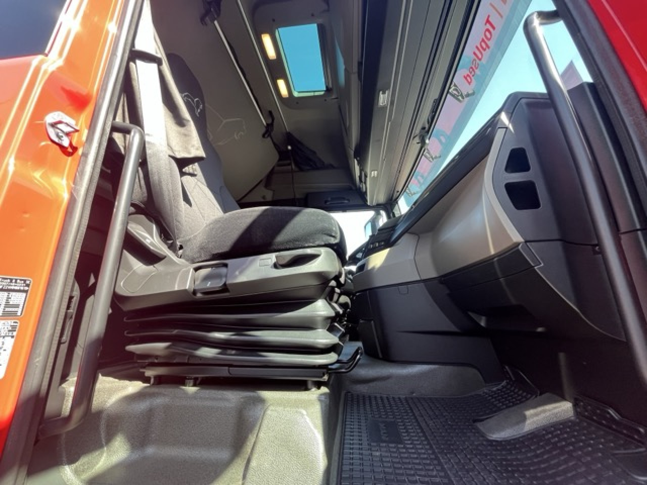 MAN TGX 26.470 6x2-4 LL - neu bereift Euro6 Intarder - Konttialus/ Vaihtokuormatilat kuorma-auto: kuva MAN TGX 26.470 6x2-4 LL - neu bereift Euro6 Intarder - Konttialus/ Vaihtokuormatilat kuorma-auto MAN TGX 26.470 6x2-4 LL - neu bereift Euro6 Intarder - Konttialus/ Vaihtokuormatilat kuorma-auto: kuva MAN TGX 26.470 6x2-4 LL - neu bereift Euro6 Intarder - Konttialus/ Vaihtokuormatilat kuorma-auto