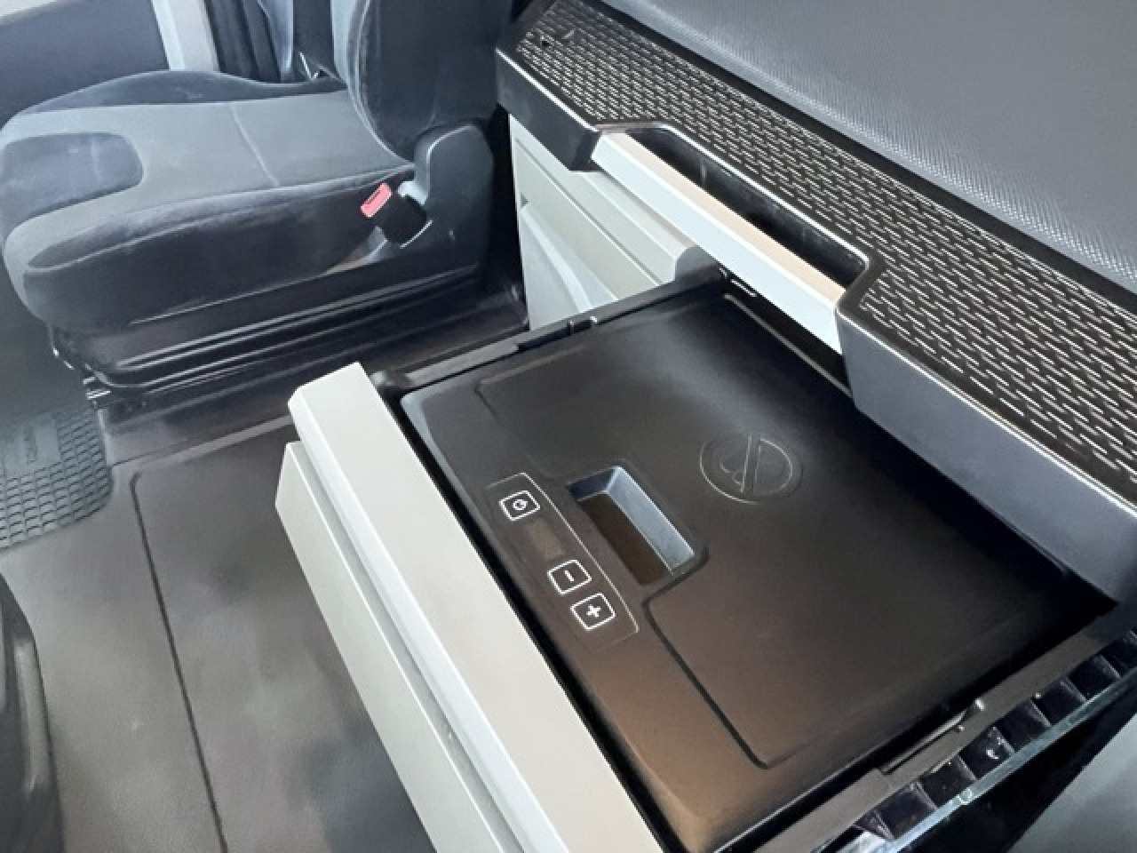 MAN TGX 18.510 4x2 BL SA Euro6 Retarder Klima ZV - Vetopöytäauto: kuva MAN TGX 18.510 4x2 BL SA Euro6 Retarder Klima ZV - Vetopöytäauto MAN TGX 18.510 4x2 BL SA Euro6 Retarder Klima ZV - Vetopöytäauto: kuva MAN TGX 18.510 4x2 BL SA Euro6 Retarder Klima ZV - Vetopöytäauto