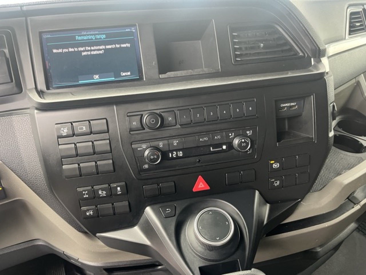 MAN TGX 18.510 4x2 LL SA - Vollgarantie MAN bis 01.27 - Vetopöytäauto: kuva MAN TGX 18.510 4x2 LL SA - Vollgarantie MAN bis 01.27 - Vetopöytäauto MAN TGX 18.510 4x2 LL SA - Vollgarantie MAN bis 01.27 - Vetopöytäauto: kuva MAN TGX 18.510 4x2 LL SA - Vollgarantie MAN bis 01.27 - Vetopöytäauto