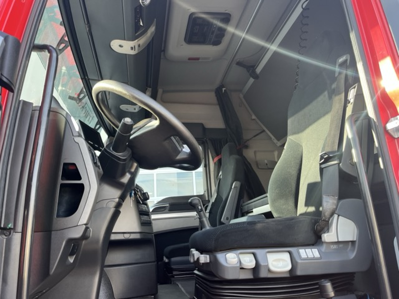 MAN TGX 26.480 6x4 BLS Euro6 Intarder Klima Luftfeder - Vetopöytäauto: kuva MAN TGX 26.480 6x4 BLS Euro6 Intarder Klima Luftfeder - Vetopöytäauto MAN TGX 26.480 6x4 BLS Euro6 Intarder Klima Luftfeder - Vetopöytäauto: kuva MAN TGX 26.480 6x4 BLS Euro6 Intarder Klima Luftfeder - Vetopöytäauto