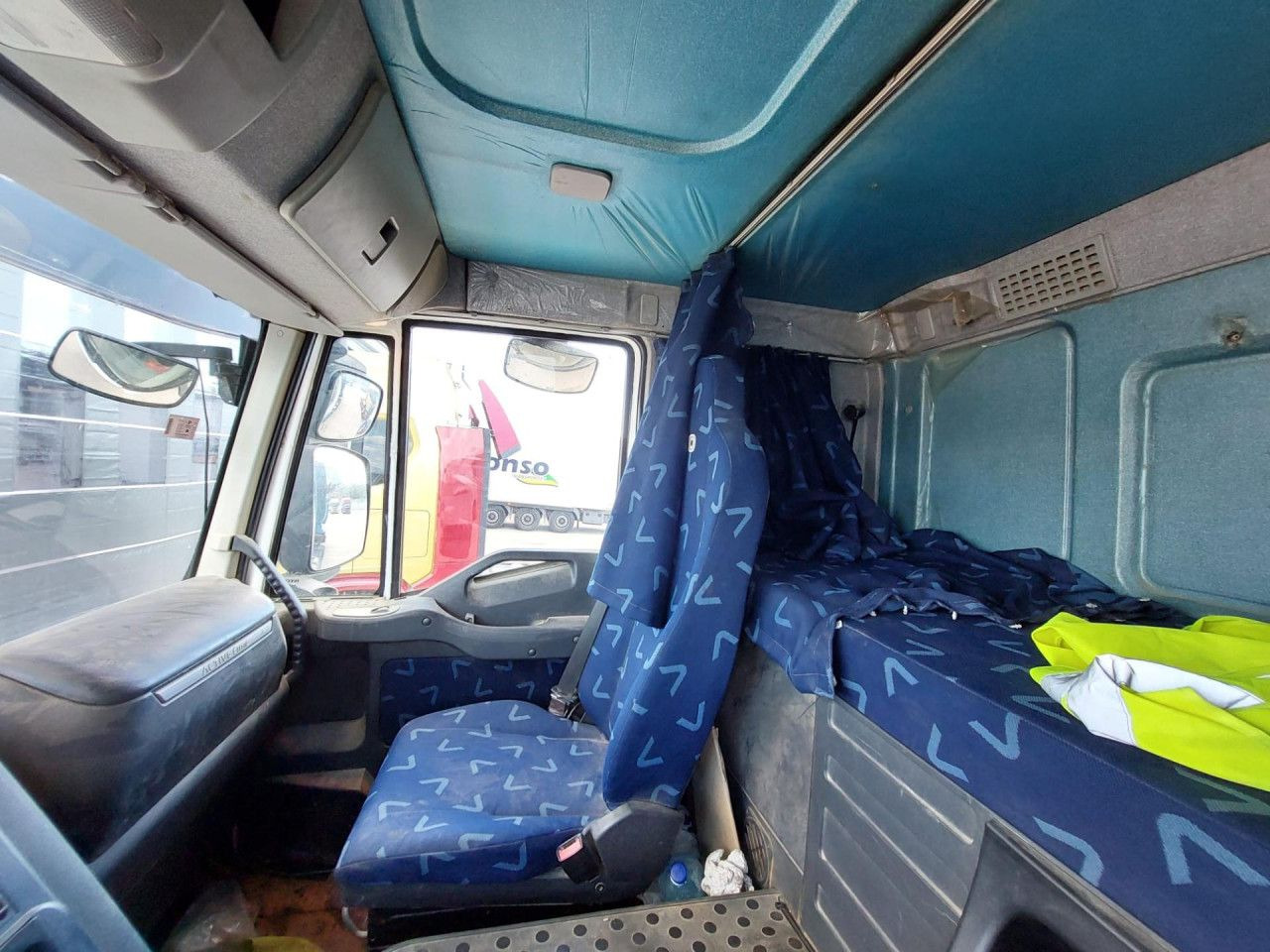 Vetopöytäauto IVECO Trakker: kuva Vetopöytäauto IVECO Trakker
