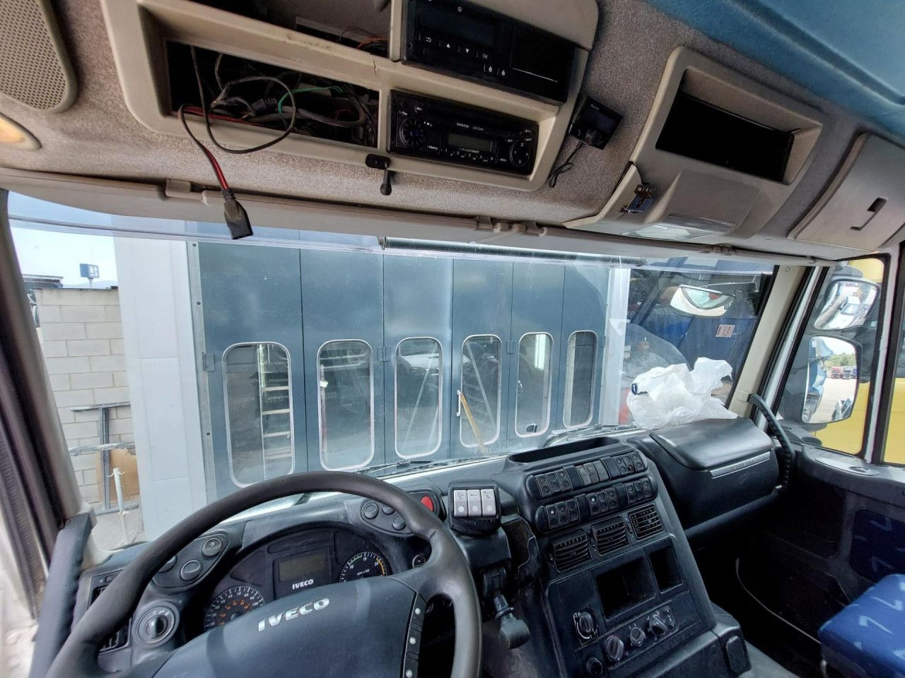 Vetopöytäauto IVECO Trakker: kuva Vetopöytäauto IVECO Trakker