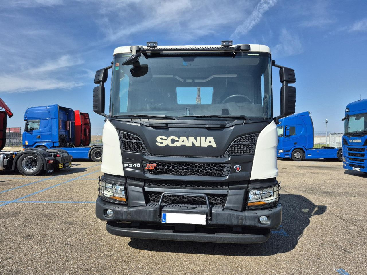 Scania P 340 - Vetopöytäauto: kuva Scania P 340 - Vetopöytäauto Scania P 340 - Vetopöytäauto: kuva Scania P 340 - Vetopöytäauto