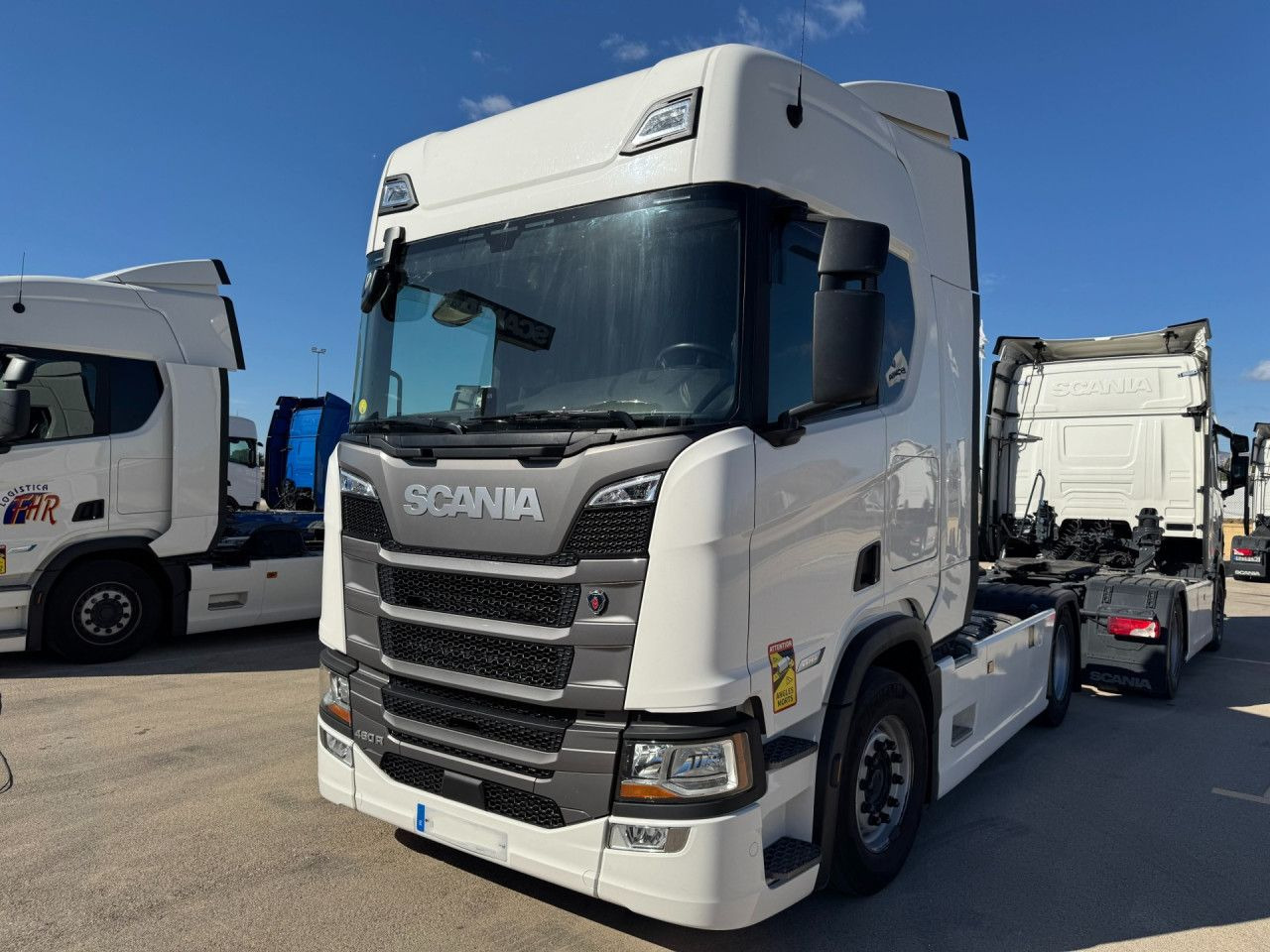 Scania R 460 - Vetopöytäauto: kuva Scania R 460 - Vetopöytäauto Scania R 460 - Vetopöytäauto: kuva Scania R 460 - Vetopöytäauto