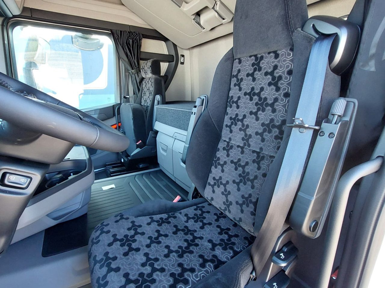 Scania R 460 - Vetopöytäauto: kuva Scania R 460 - Vetopöytäauto Scania R 460 - Vetopöytäauto: kuva Scania R 460 - Vetopöytäauto