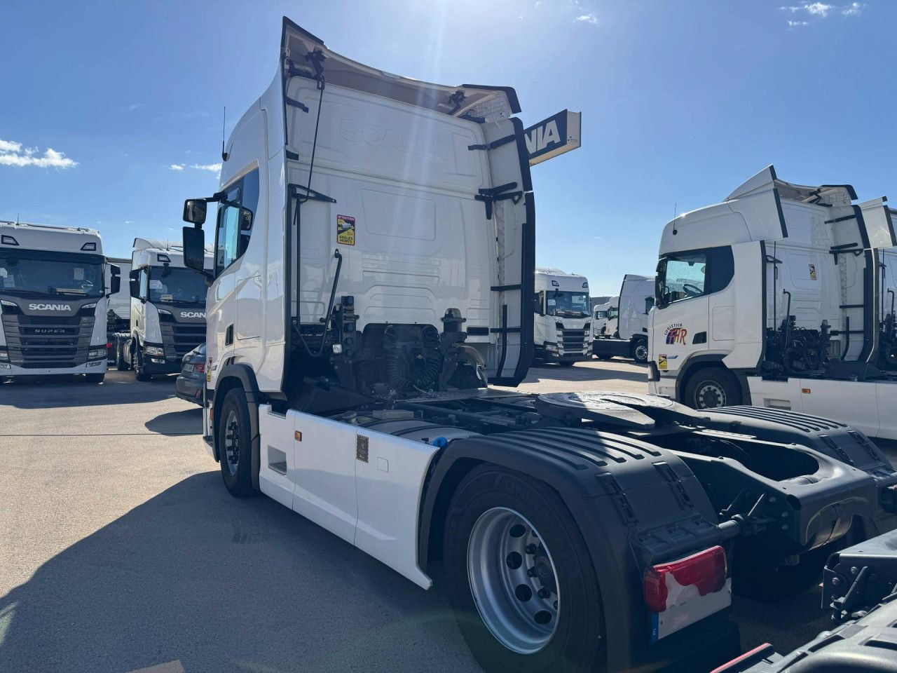 Scania R 460 - Vetopöytäauto: kuva Scania R 460 - Vetopöytäauto Scania R 460 - Vetopöytäauto: kuva Scania R 460 - Vetopöytäauto