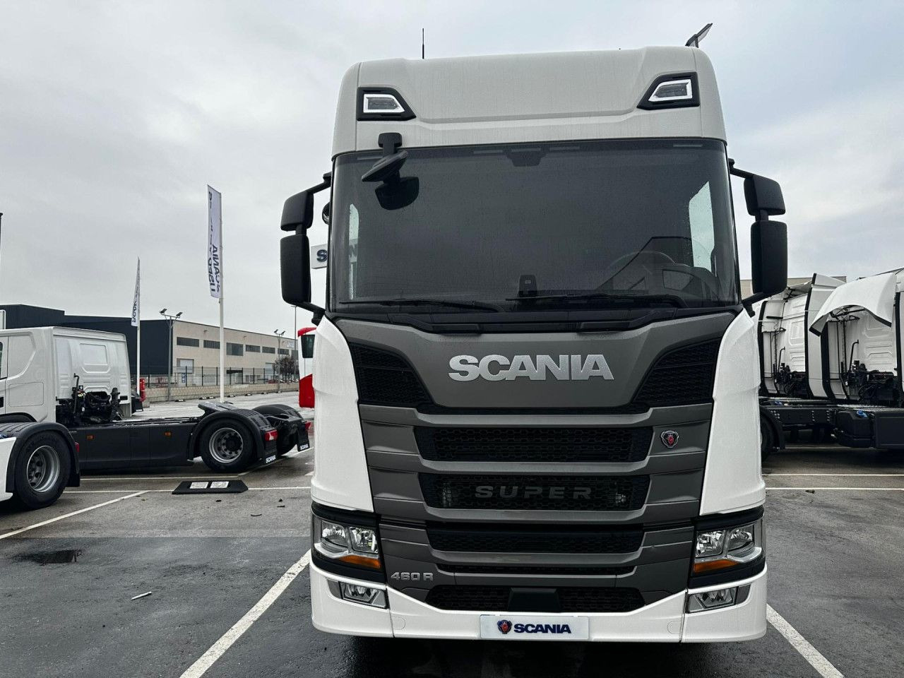 Scania R 460 - Vetopöytäauto: kuva Scania R 460 - Vetopöytäauto Scania R 460 - Vetopöytäauto: kuva Scania R 460 - Vetopöytäauto