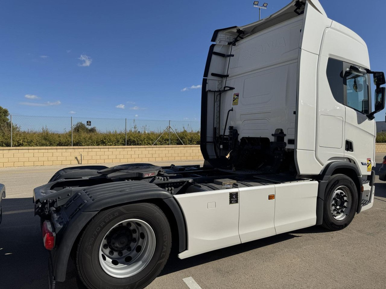 Scania R 460 - Vetopöytäauto: kuva Scania R 460 - Vetopöytäauto Scania R 460 - Vetopöytäauto: kuva Scania R 460 - Vetopöytäauto