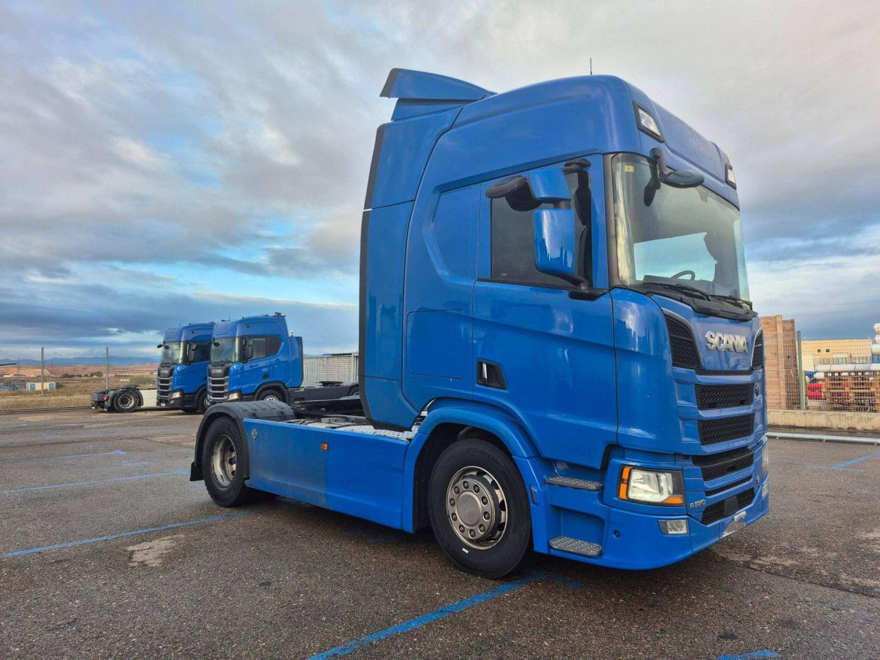 Scania R 580 - Vetopöytäauto: kuva Scania R 580 - Vetopöytäauto Scania R 580 - Vetopöytäauto: kuva Scania R 580 - Vetopöytäauto