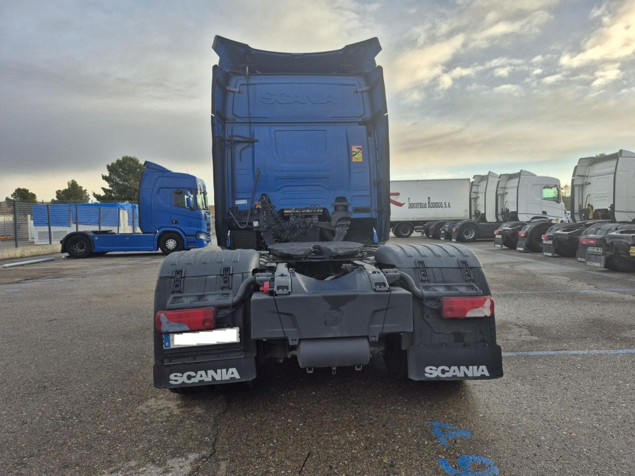 Scania R 580 - Vetopöytäauto: kuva Scania R 580 - Vetopöytäauto Scania R 580 - Vetopöytäauto: kuva Scania R 580 - Vetopöytäauto