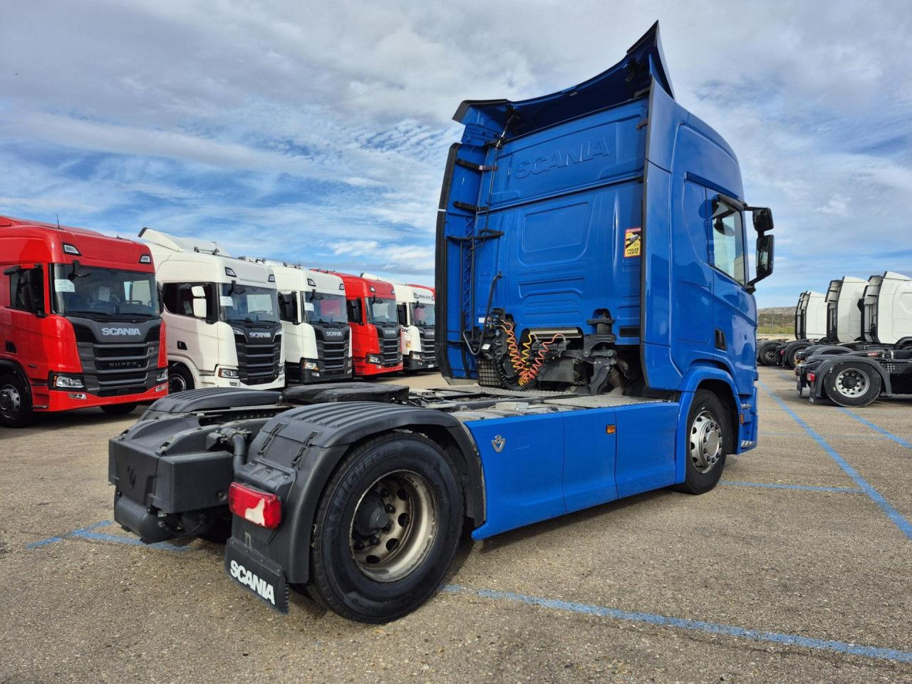 Scania R 650 - Vetopöytäauto: kuva Scania R 650 - Vetopöytäauto Scania R 650 - Vetopöytäauto: kuva Scania R 650 - Vetopöytäauto