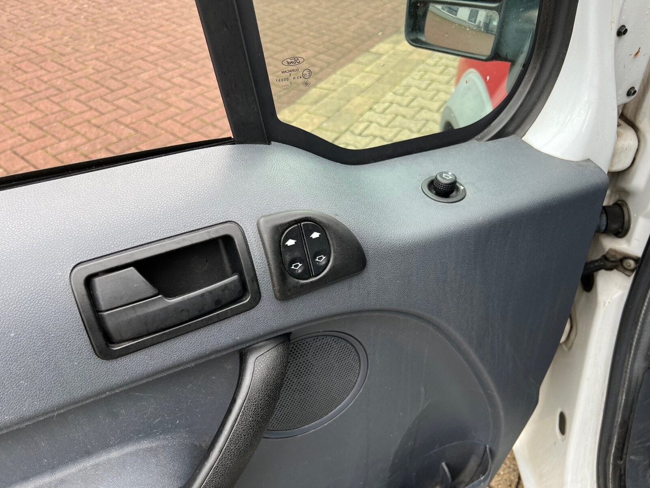 Pieni pakettiauto Ford Tourneo Connect 4x2 Tourneo Connect 4x2, Personentransporter, 8-Sitzer: kuva Pieni pakettiauto Ford Tourneo Connect 4x2 Tourneo Connect 4x2, Personentransporter, 8-Sitzer