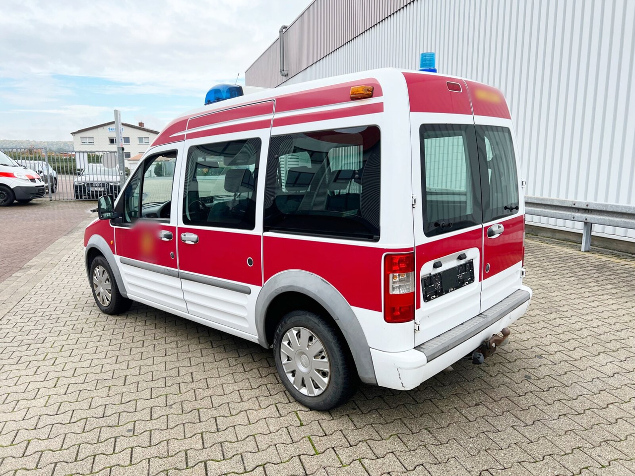 Pieni pakettiauto Ford Tourneo Connect 4x2 Tourneo Connect 4x2, Personentransporter, 8-Sitzer: kuva Pieni pakettiauto Ford Tourneo Connect 4x2 Tourneo Connect 4x2, Personentransporter, 8-Sitzer
