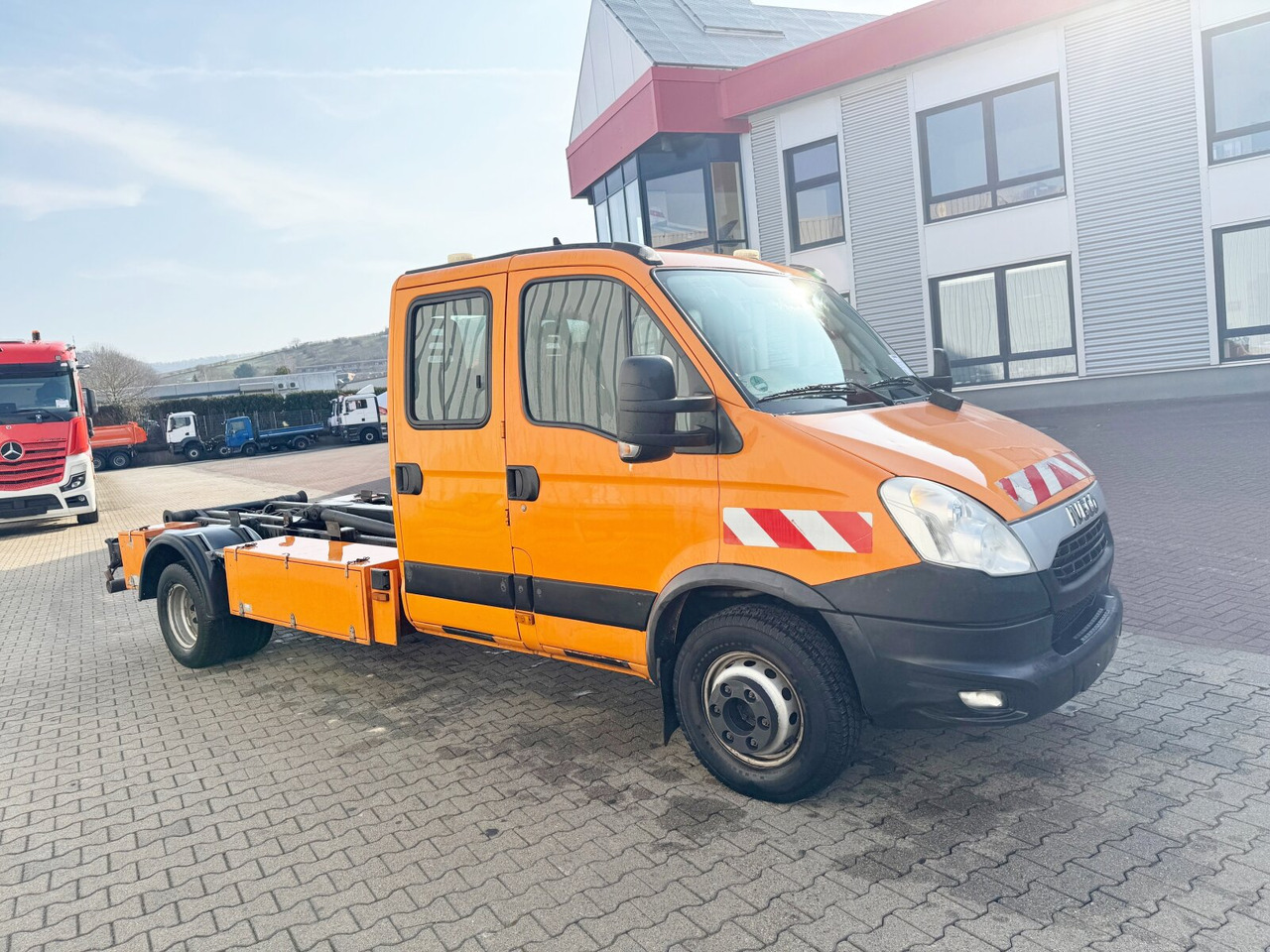 Iveco Daily 70C17 4x2 Doka Daily 70C17 4x2 Doka, EEV, City-Abroller - Koukkulava kuorma-auto: kuva Iveco Daily 70C17 4x2 Doka Daily 70C17 4x2 Doka, EEV, City-Abroller - Koukkulava kuorma-auto Iveco Daily 70C17 4x2 Doka Daily 70C17 4x2 Doka, EEV, City-Abroller - Koukkulava kuorma-auto: kuva Iveco Daily 70C17 4x2 Doka Daily 70C17 4x2 Doka, EEV, City-Abroller - Koukkulava kuorma-auto
