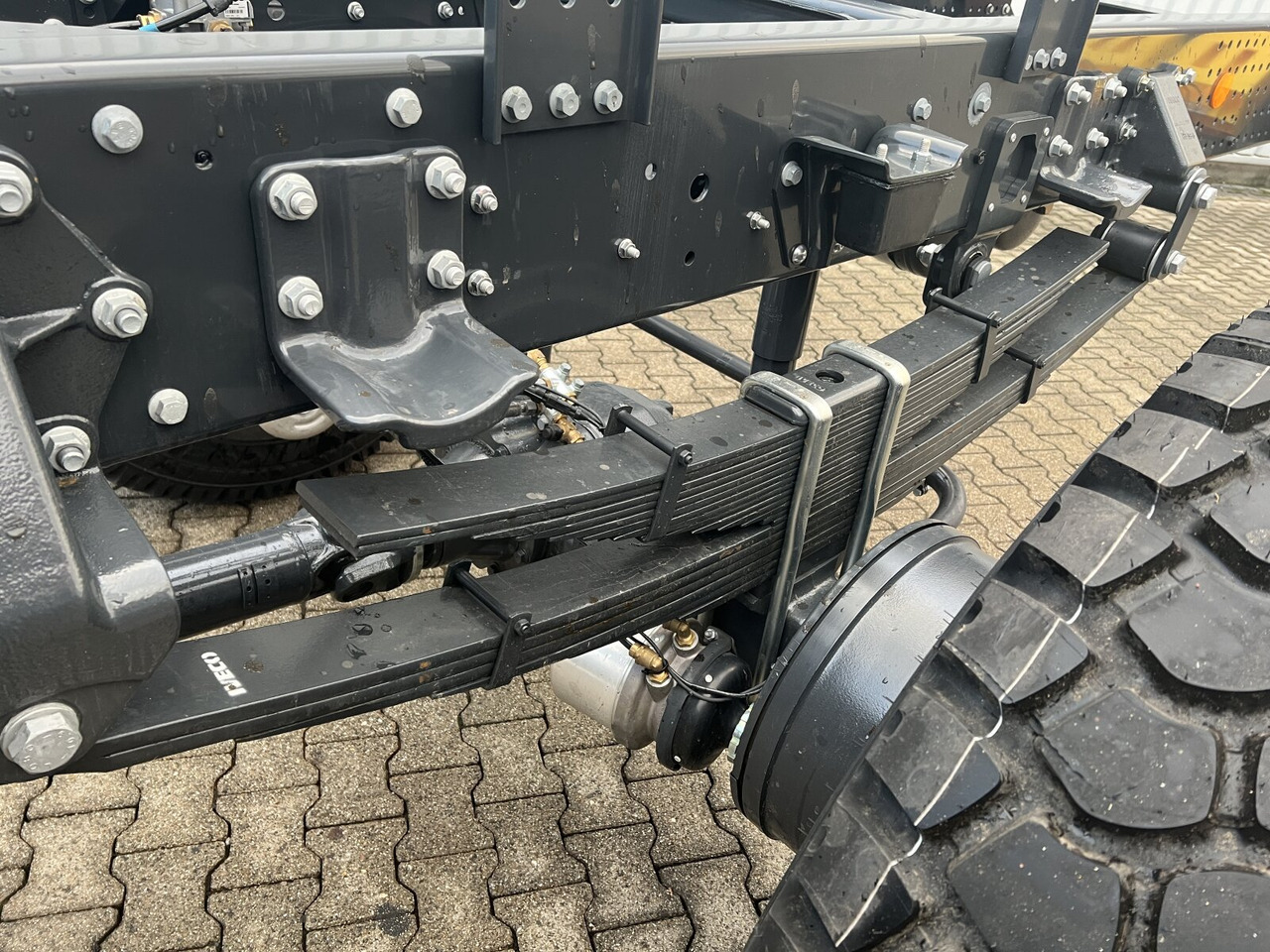 Iveco EuroCargo ML150E24 WS 4x4 EuroCargo ML150E24 WS 4x4, Euro3, mehrfach Vorhanden! - Kuorma-auto alusta: kuva Iveco EuroCargo ML150E24 WS 4x4 EuroCargo ML150E24 WS 4x4, Euro3, mehrfach Vorhanden! - Kuorma-auto alusta Iveco EuroCargo ML150E24 WS 4x4 EuroCargo ML150E24 WS 4x4, Euro3, mehrfach Vorhanden! - Kuorma-auto alusta: kuva Iveco EuroCargo ML150E24 WS 4x4 EuroCargo ML150E24 WS 4x4, Euro3, mehrfach Vorhanden! - Kuorma-auto alusta