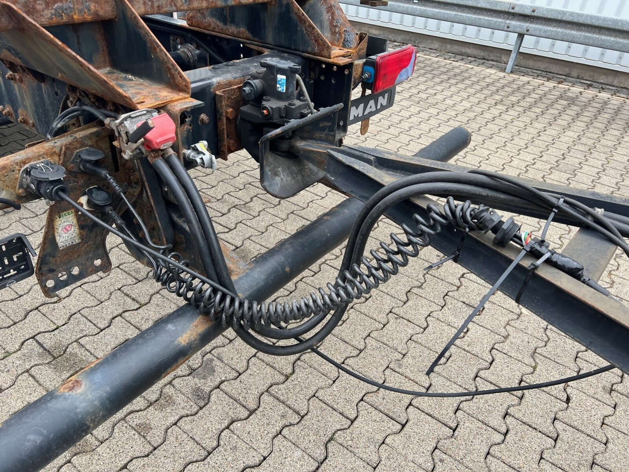 Kögel AWE 18 AWE 18, Ex-Fahrschule - Alusta perävaunu: kuva Kögel AWE 18 AWE 18, Ex-Fahrschule - Alusta perävaunu Kögel AWE 18 AWE 18, Ex-Fahrschule - Alusta perävaunu: kuva Kögel AWE 18 AWE 18, Ex-Fahrschule - Alusta perävaunu